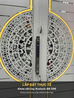 Lắp đặt thực tế khóa vân tay Avolock AN 396 trên cổng khung hẹp